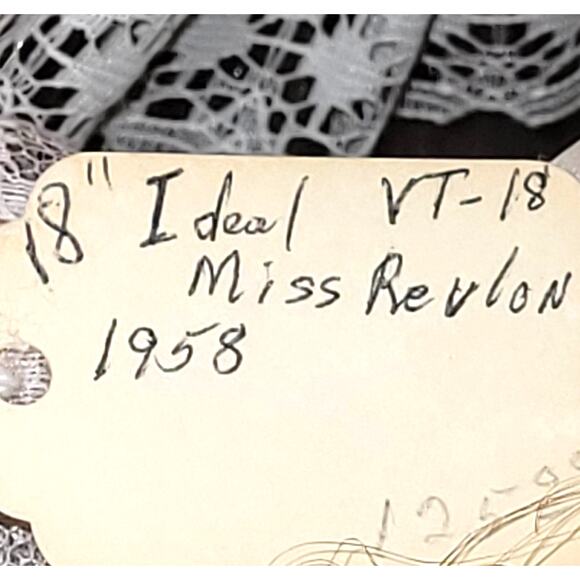 Beautiful 18" 1958 Vintage Ideals "Miss Revlon" VT- 18 - Picture 15 of 15